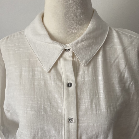 Universal Thread Ruffled Button Down - Picture 7 of 12
